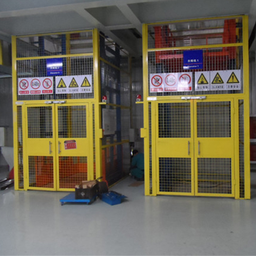 導(dǎo)軌式升降平臺（室內(nèi)）