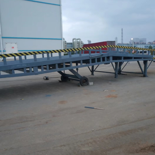 移動(dòng)液壓登車橋